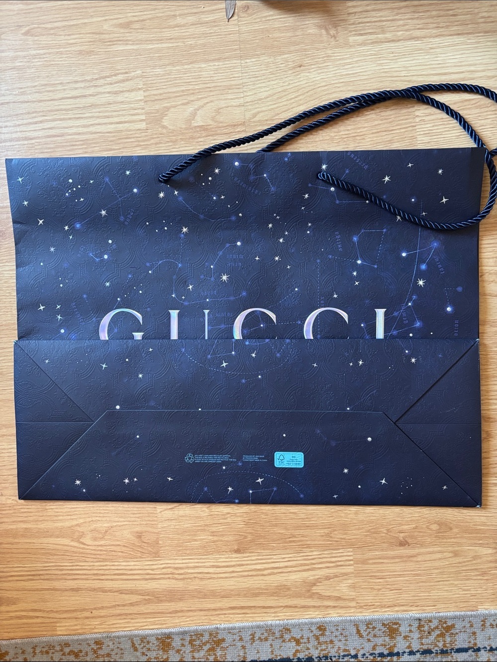 Limited edition Gucci Celestial constellation large shopping gift bag with rope - Picture 2 of 6